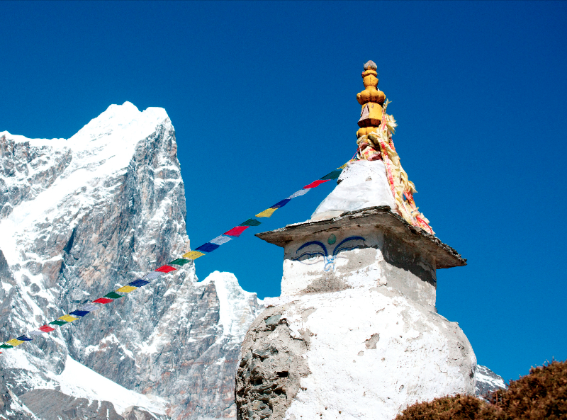 cholatse-and-chorten