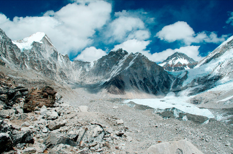 everest-base-camp-and-the-khumbu-glacier