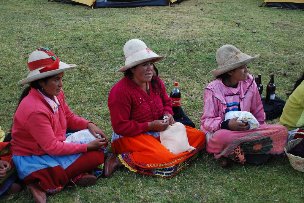 the-mushroom-hat-people-of-janeupampa_1024x768