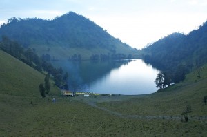 Camp by the lake at Ranu Kumbola