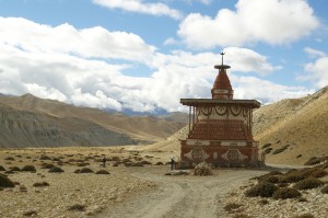 The chorten which marks the half way point between Cherang and Lo Manthang