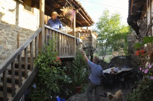 Romeo and Juliet? No Mike & Pieter in the courtyard to our accommodation