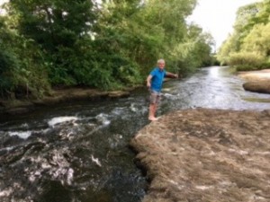 Simon test his nerve at Mornington Falls